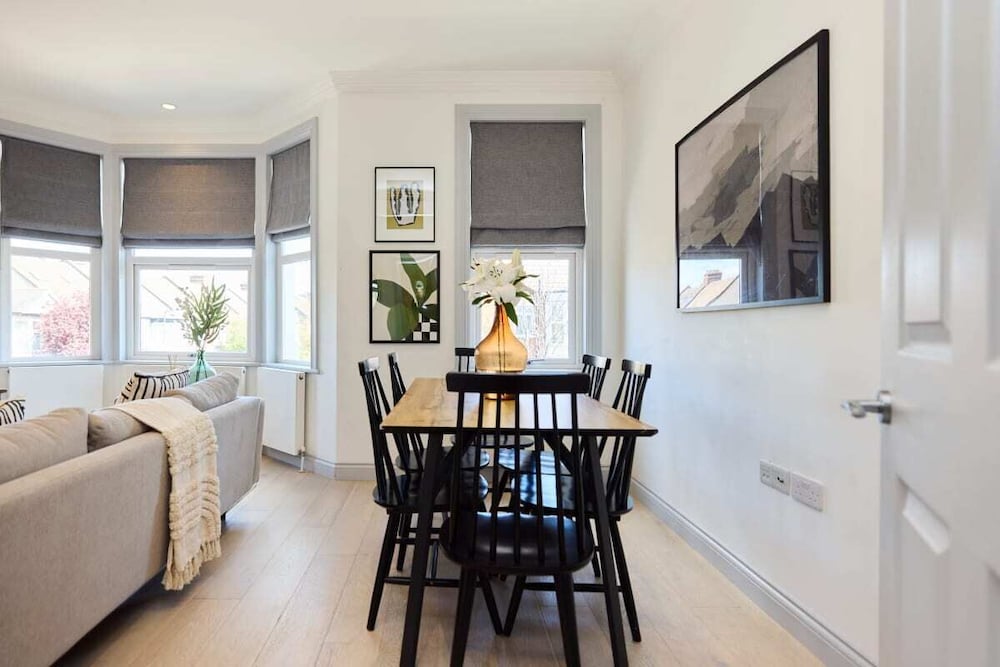 The Leghorn Quarters - Modern 3bdr With Balcony