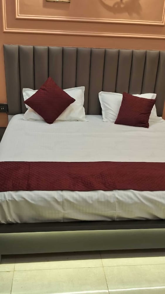 Luxury Rooms In Lucknow