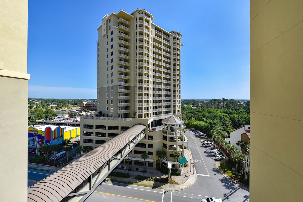 Grand Panama Beach Resort by Book That Condo