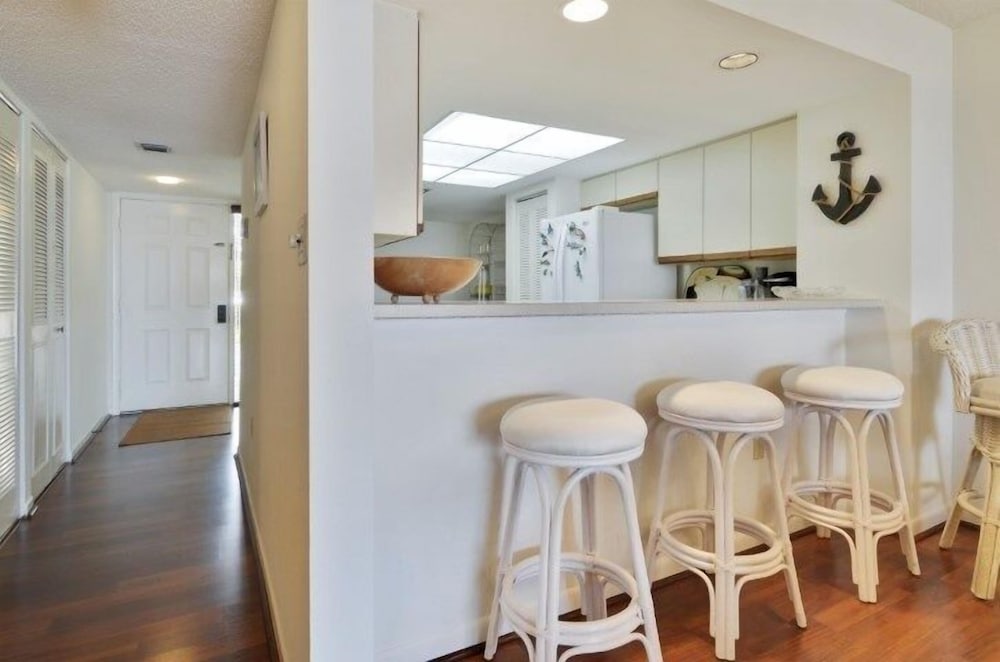 Direct Oceanfront With Private Staircase To Beach Prestigious Islamorada Condocomplex 2 Bedroom Condo by RedAwning view 5