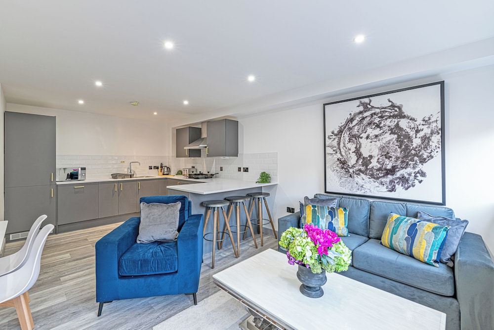 Charles House by Guestz