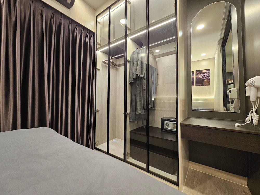 12th Floor Cozy Studio Room, 5-10 Mins Walk to Iconsiam and BTS