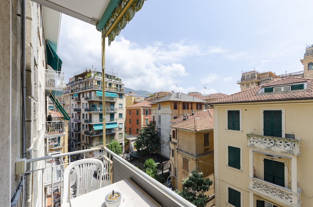 JOIVY Lovely Flat W/Balcony view 3