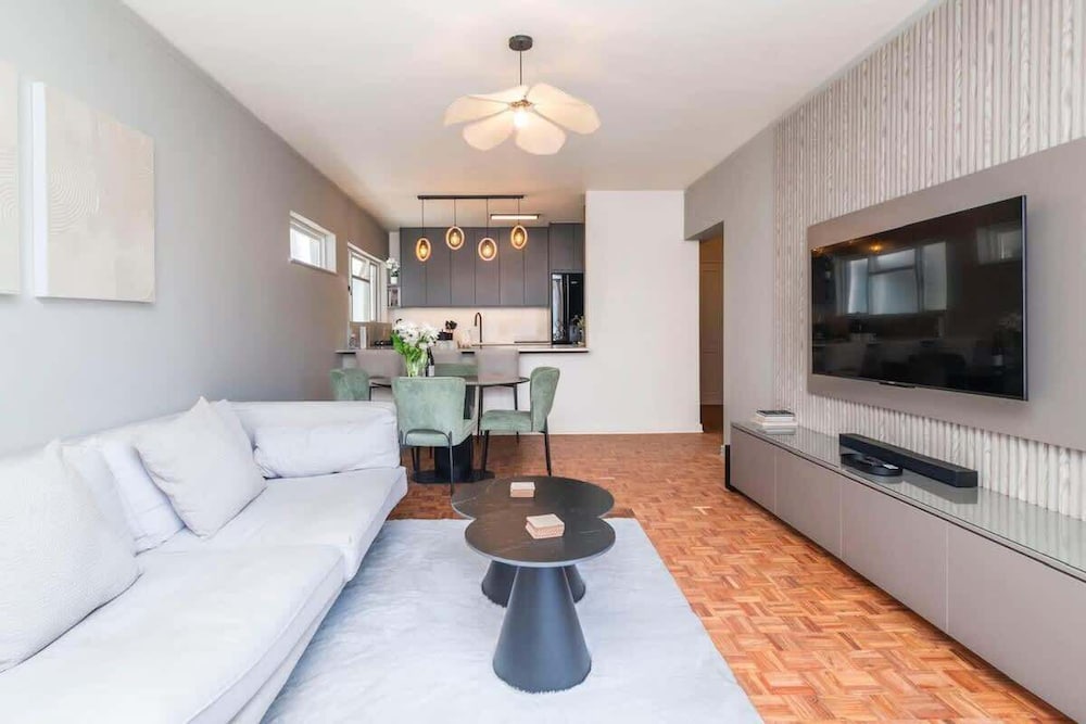Modern 2 Bedroom Apartment Pleasant Ways Seapoint