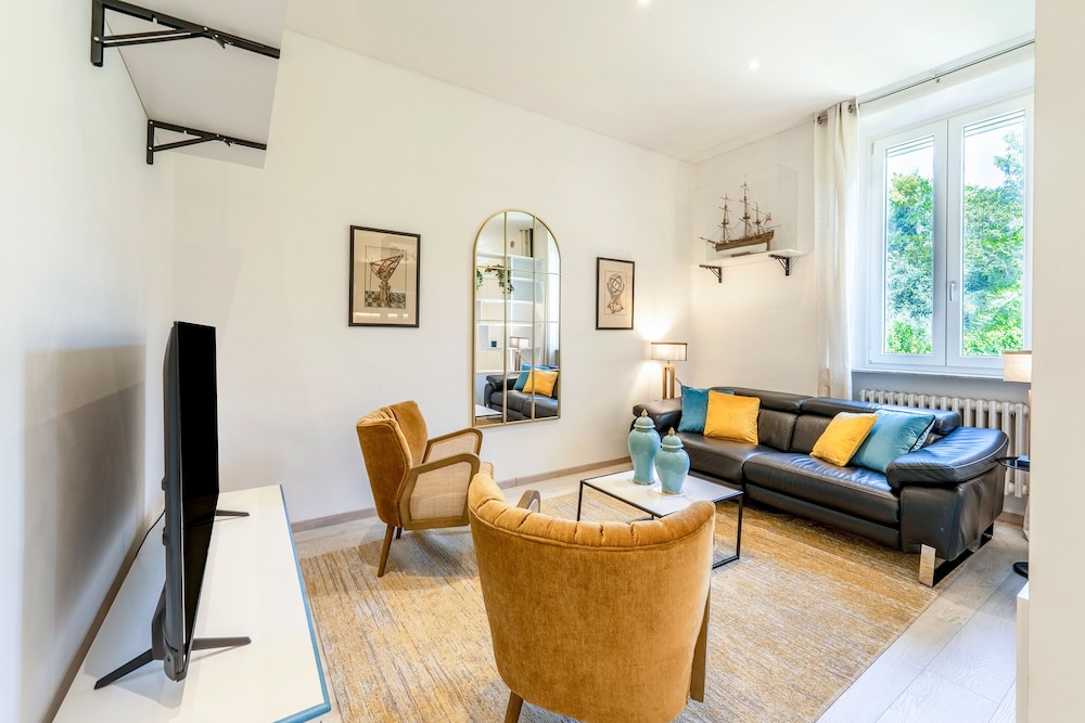 Elegant 2BR Apartment in Siena. Porta Camollia