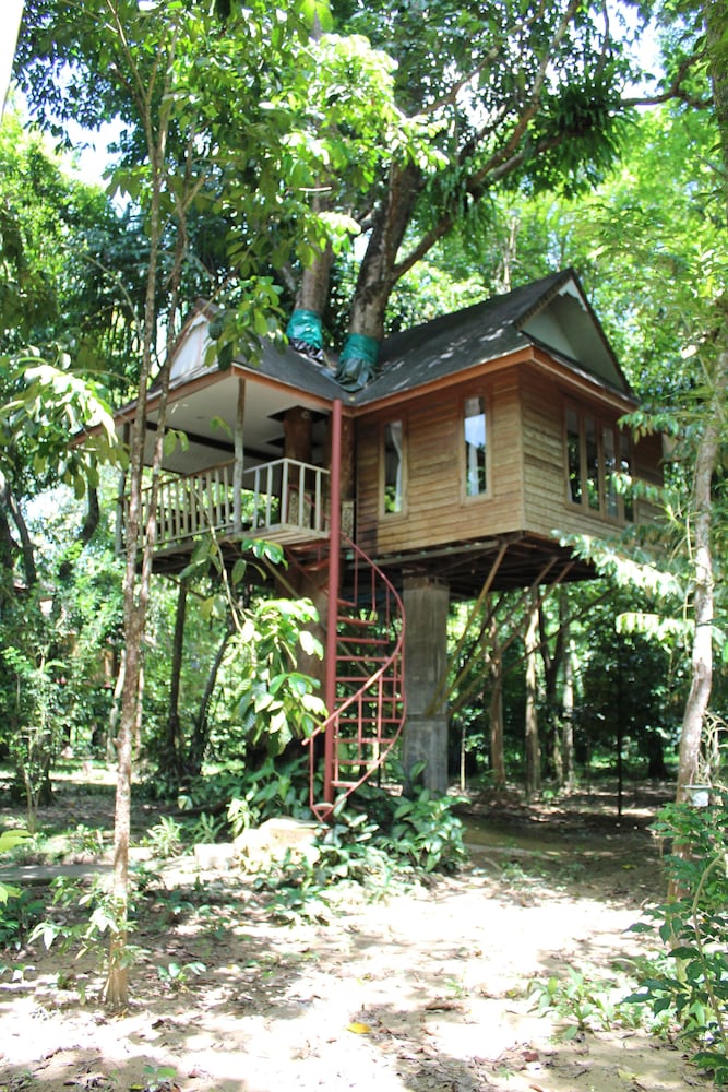 Baan Khao Sok Resort