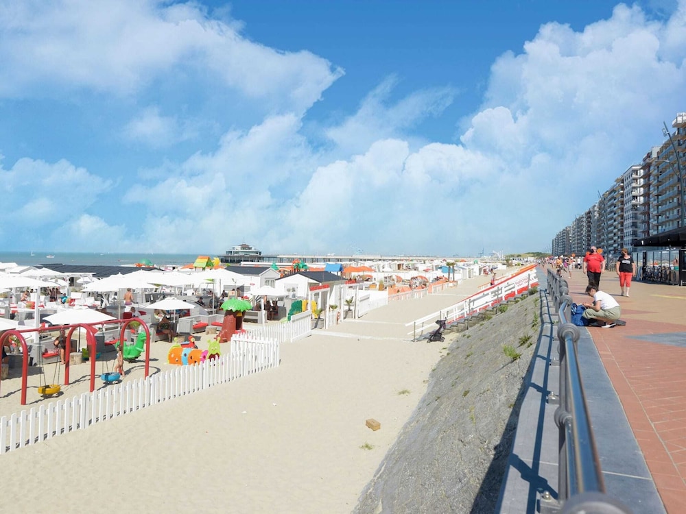 Simplistic Apartment in Blankenberghe near Belgium Pier view 3