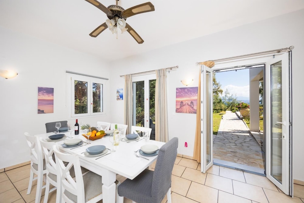 Ormos Beach House in Apraos