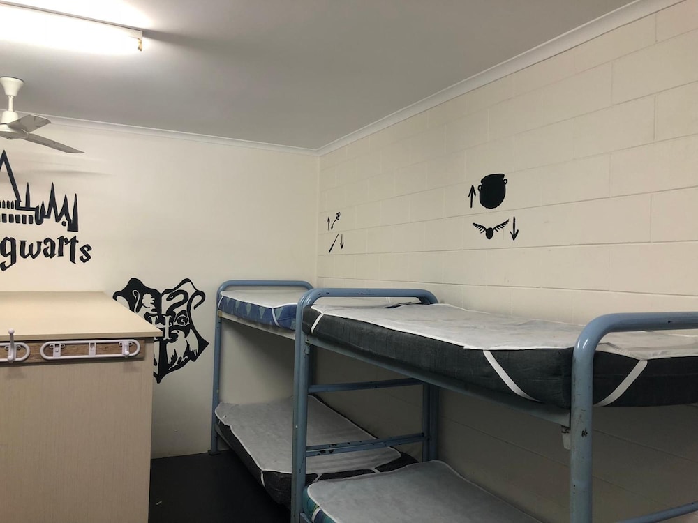 Frogshollow Backpackers