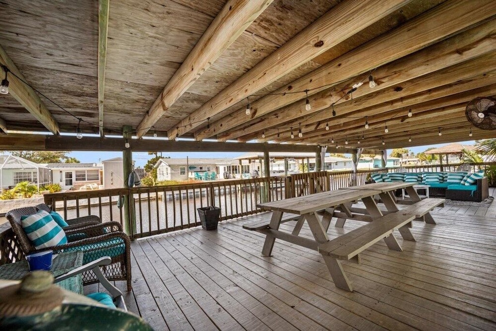 Canal Front Beach Home, Private Pool