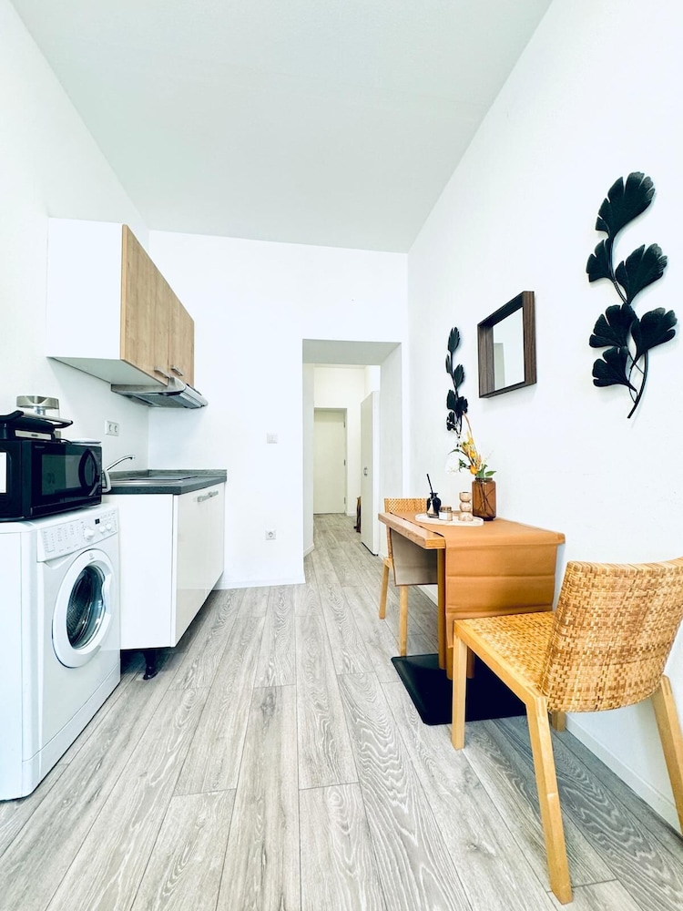 Cozy and Affordable Palace Studio