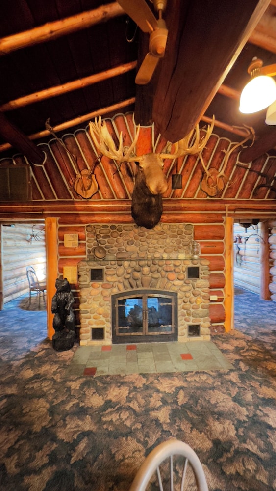 Lost Arrow Resort