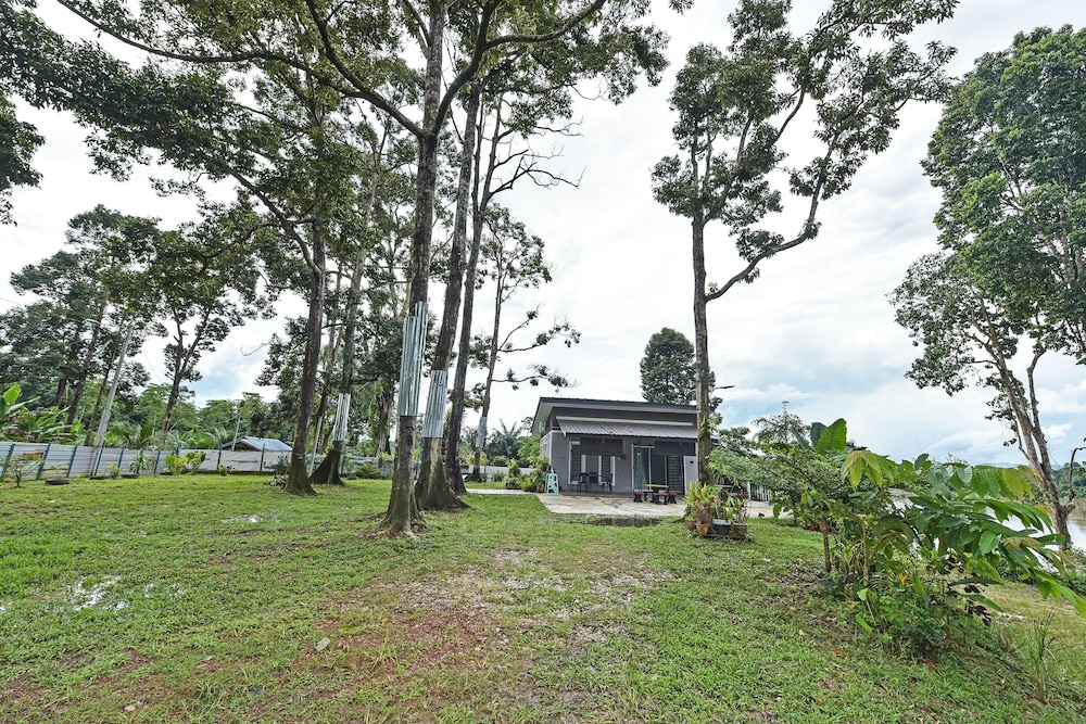 OYO HOME 90682 Liliz Mambang Farmstay photo 1