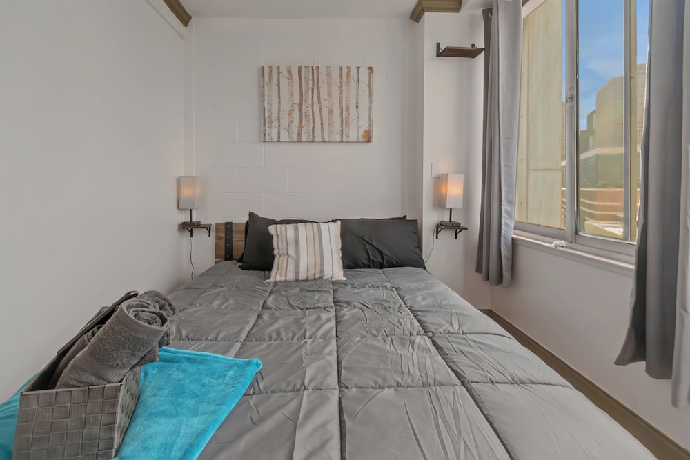 Modern 3BR Condo - Heart of ATL