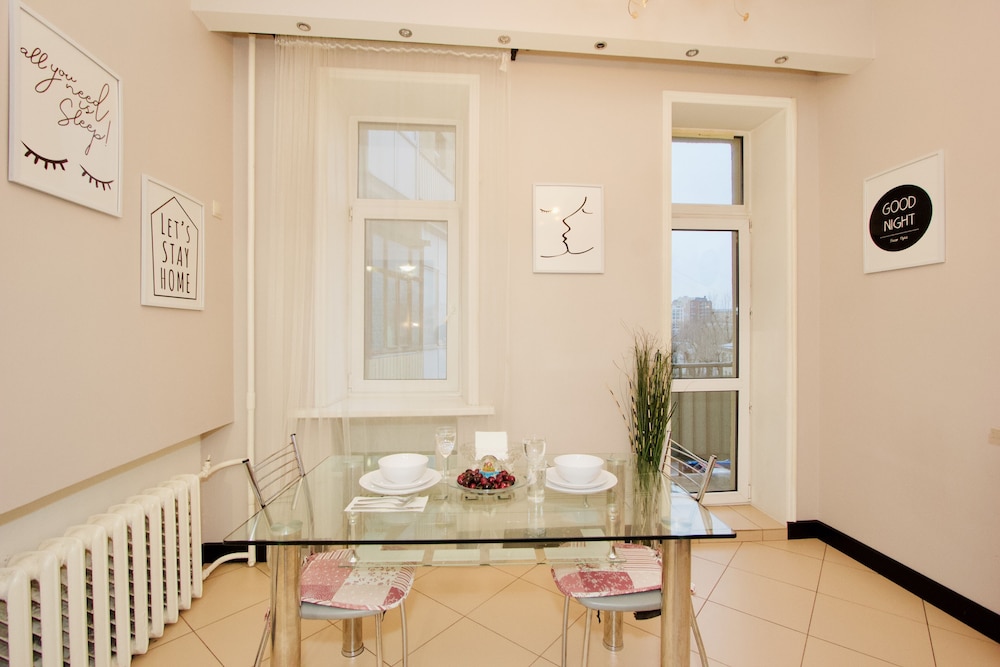 LUXKV Apartment on Zemlyanoy Val 52