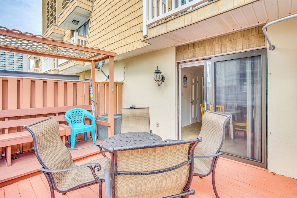 Walk to Ocean: Myrtle Beach Condo w/ Deck view 2