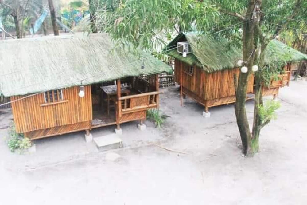 Surf Theori Resort