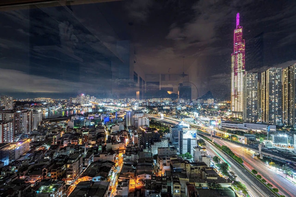 Pearl Plaza Luxury WiFi, Near Landmark 8 Apt, City View, Pool, Gym, Free
