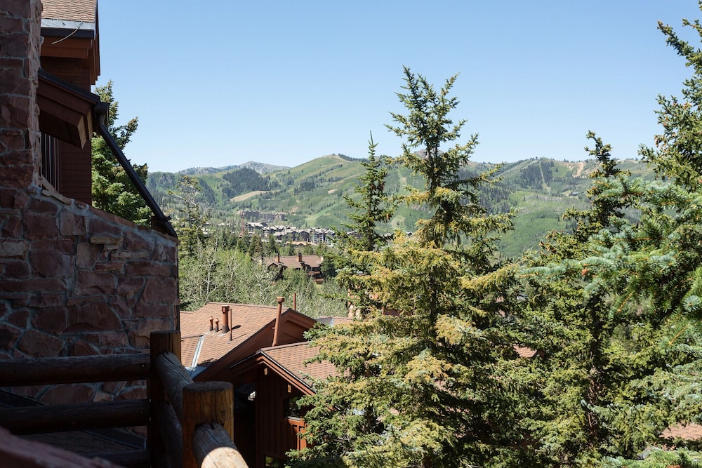 Stag Lodge at Deer Valley Resort - Three Bedroom Residence with Spa #11 3 Condo