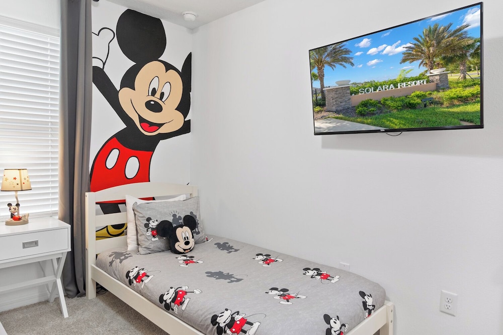 Orlando Adventure Awaits 4BR Townhouse