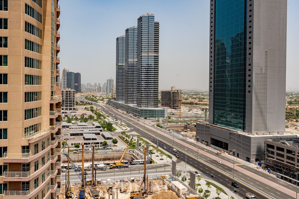 Stylish 1BR at Me Do Re | Panoramic View + Parking
