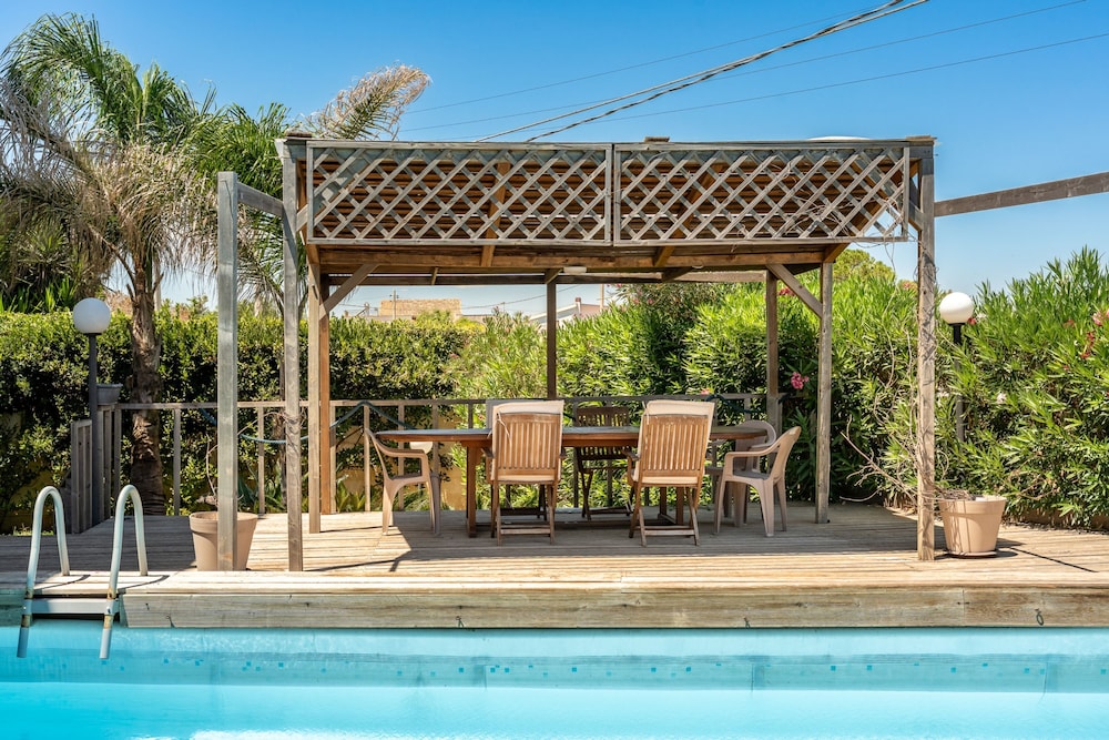 Casa Matilde Vista Mare con Piscina by Wonderful Italy