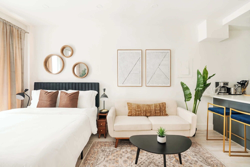 1597 New York Apt