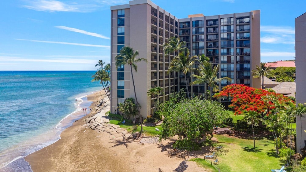 Ocean Views Luxury Amenities Beachfront Retreat
