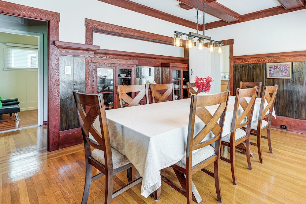 Stroll to SF Bay Beaches! Cozy Home in Alameda