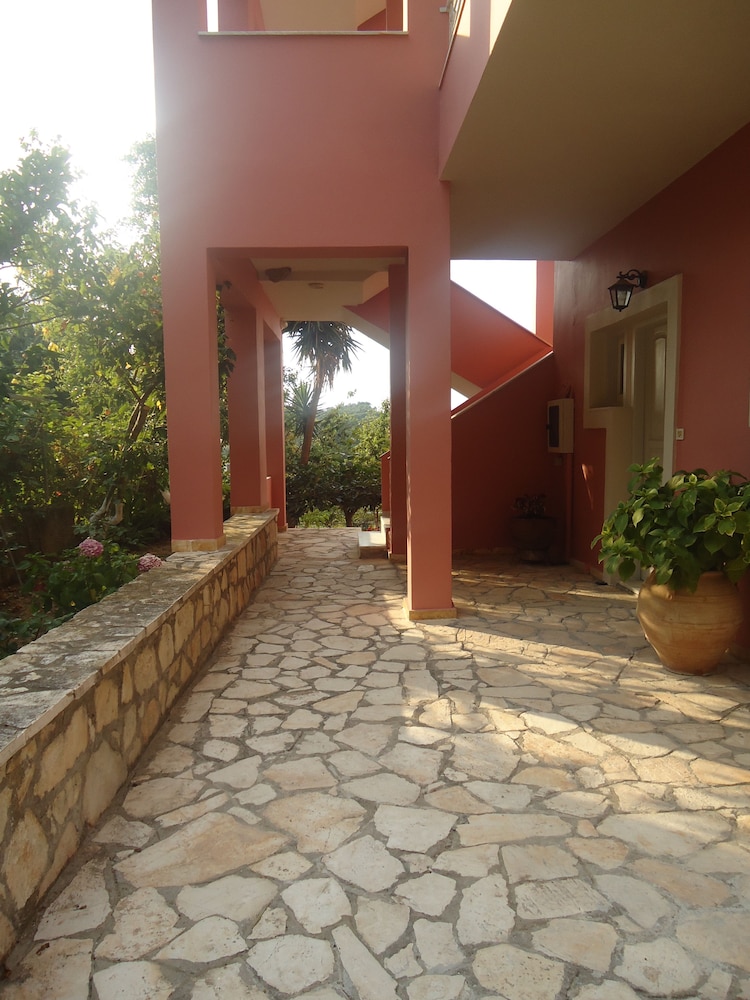 Villa Bambas photo 1