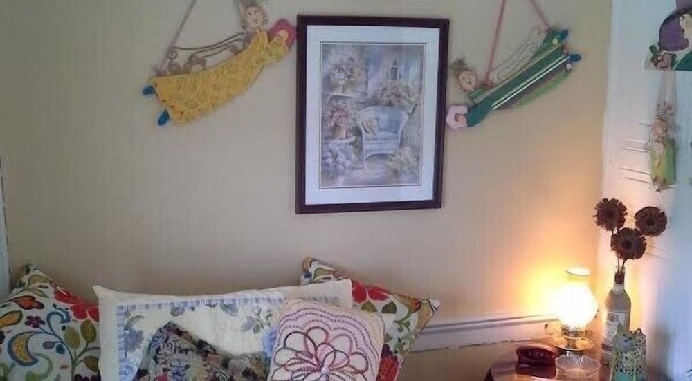 Brookside Inn At Laurens