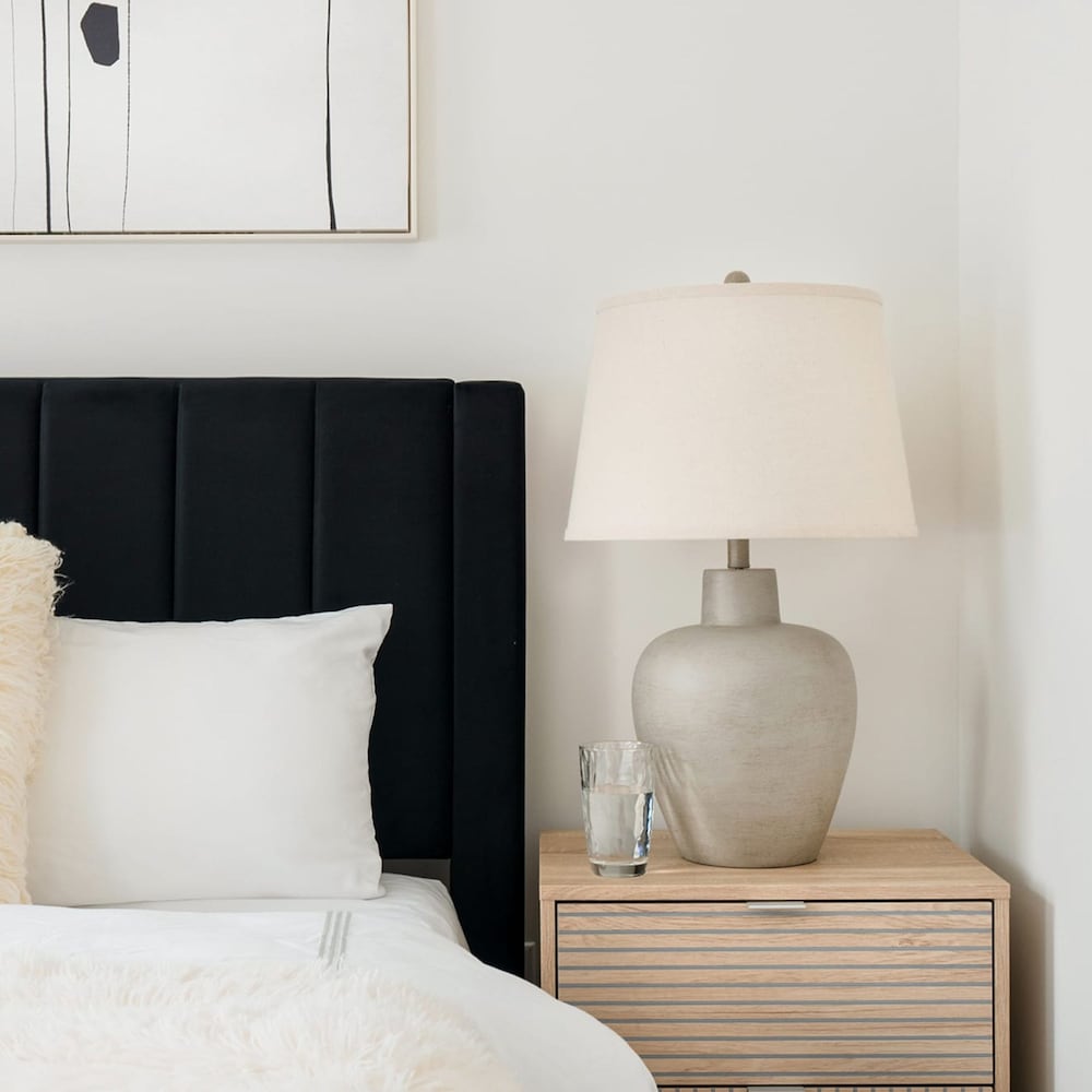 48-4fe 2BR Prime Midtown West