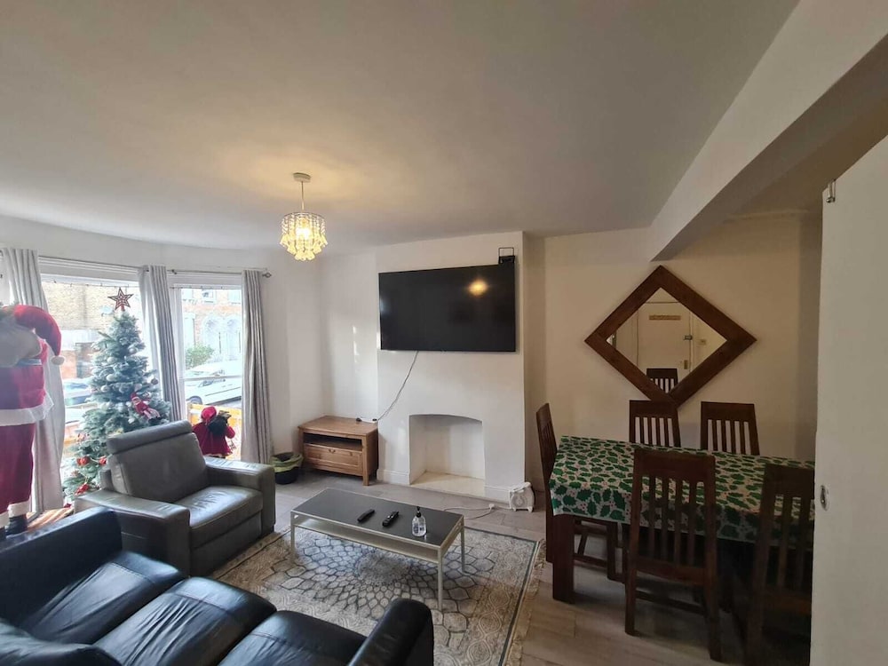 3-bed House in London Self-contained in Ladywell