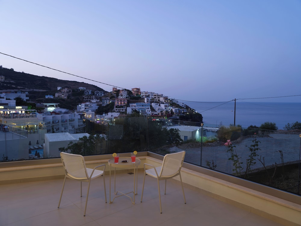 Golden Luxury Suites