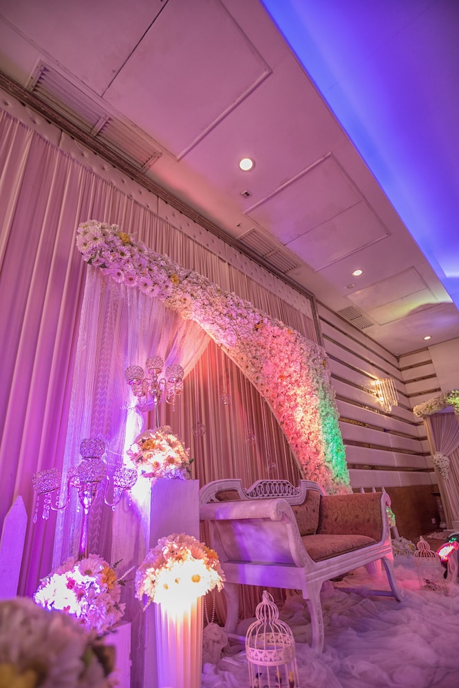 Avenra Beach Hotel