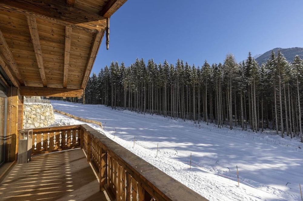 Welcoming Chalet Near Wildkogel Ski Arena