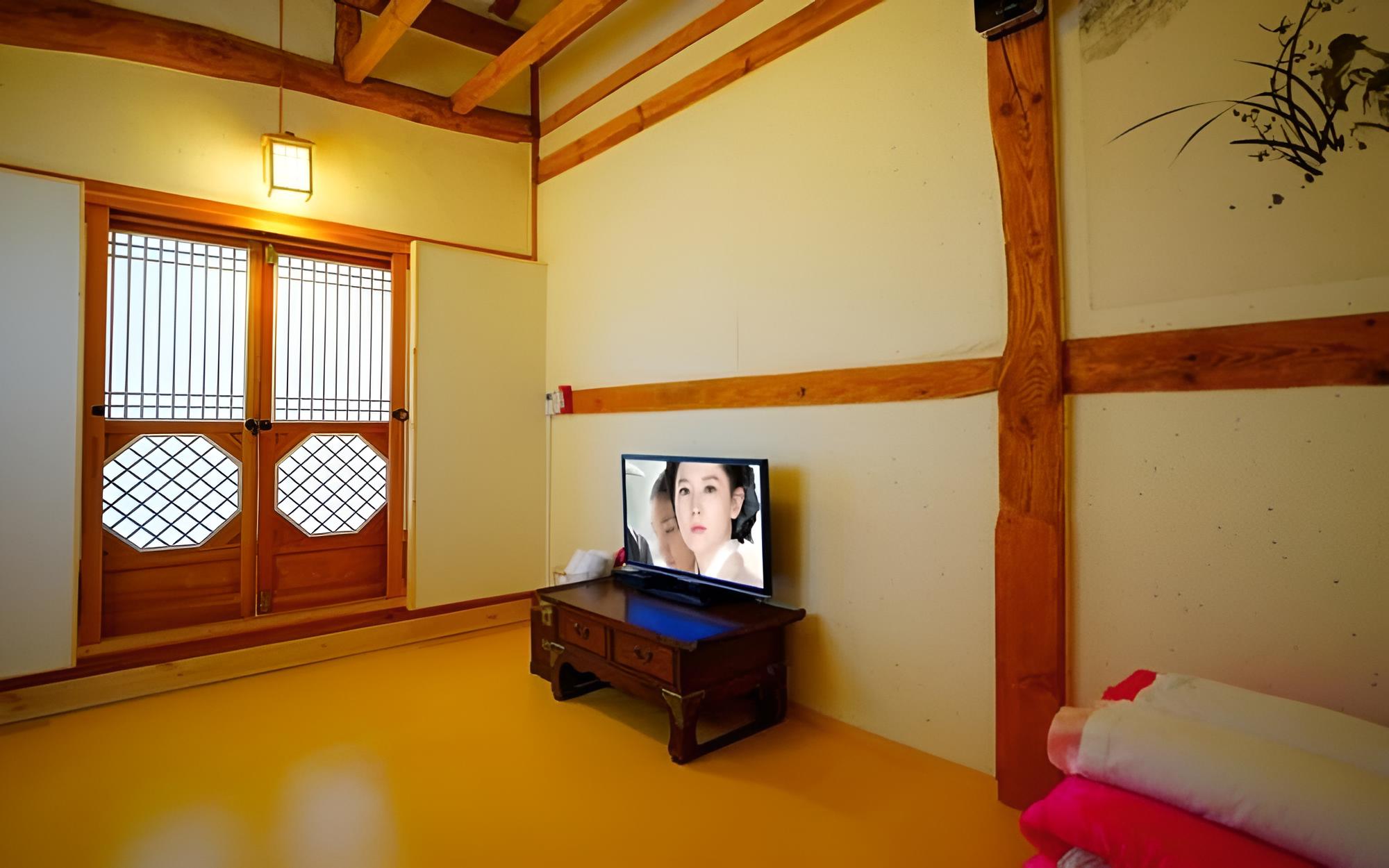 Jeonju Deokindang and Su Guesthouse view 4