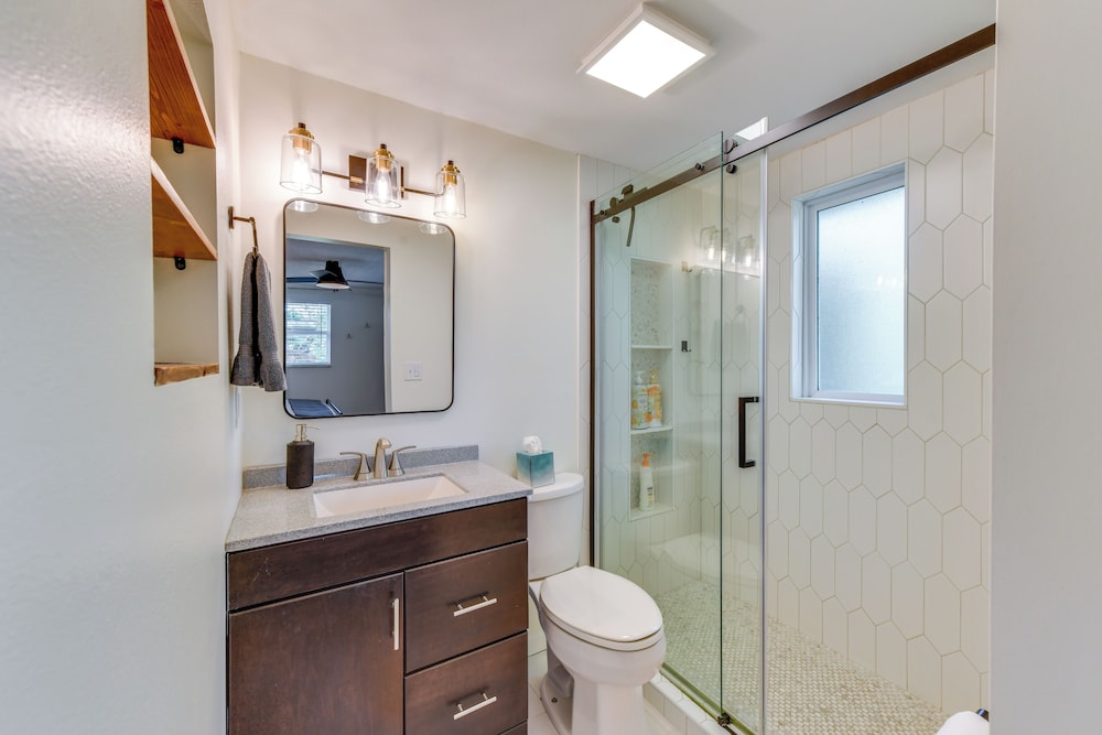 Near Beaches + Downtown: Sarasota Home w/ Lanai