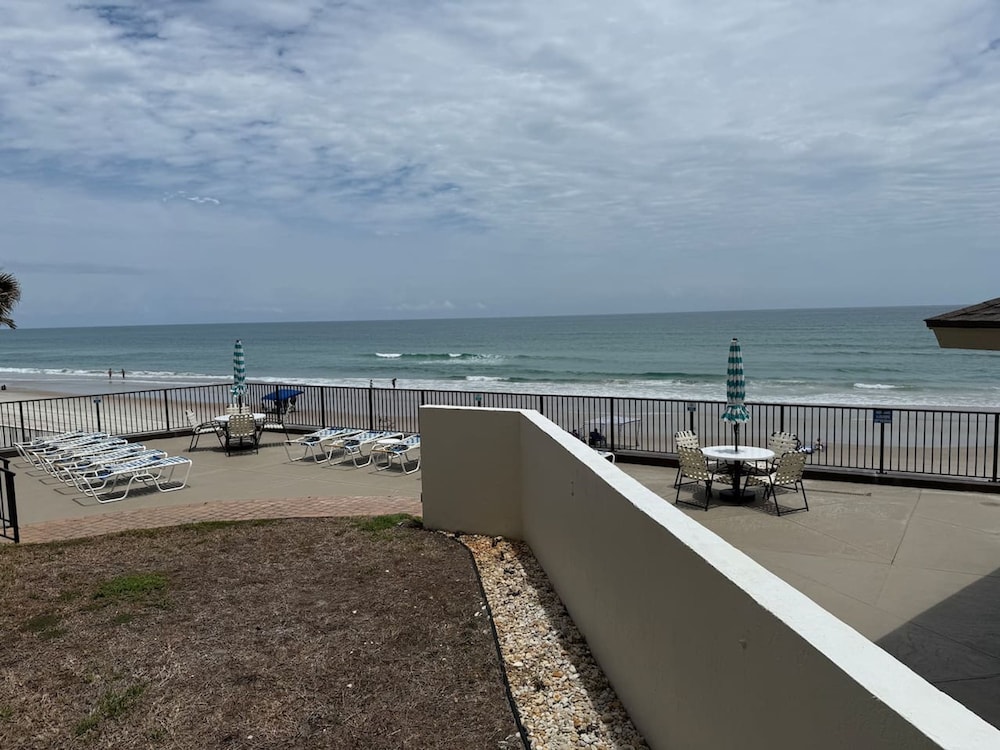 King bed Oceanview Daytonabeach