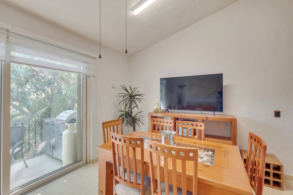 Puerto Vallarta Hideaway w/ Balcony & Pool!