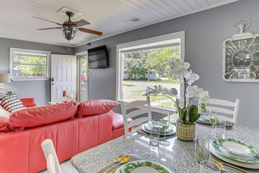 12 Mi to Lake Access: Port Arthur Apt w/ Yard