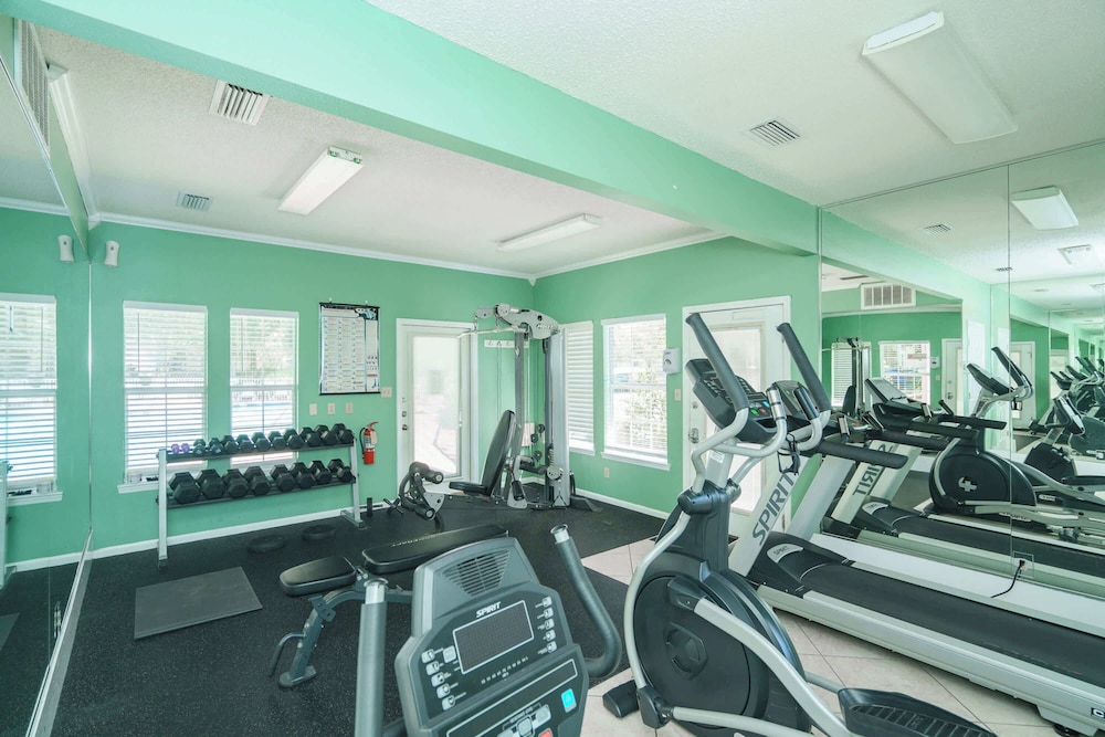 Sunshine & Whiskey Condo for 6 With Resort Amenities Near Grand Boulevard