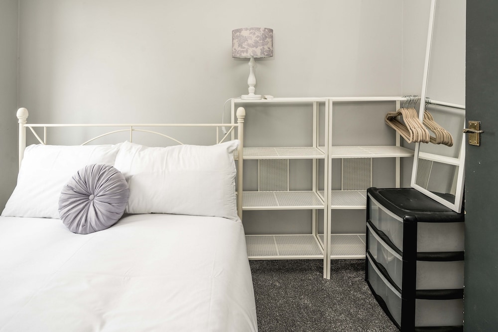 Spacious 3Br Flat With Balcony Near Tottenham Hale