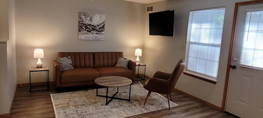 2 Bedroom Apartment Next To Rivian