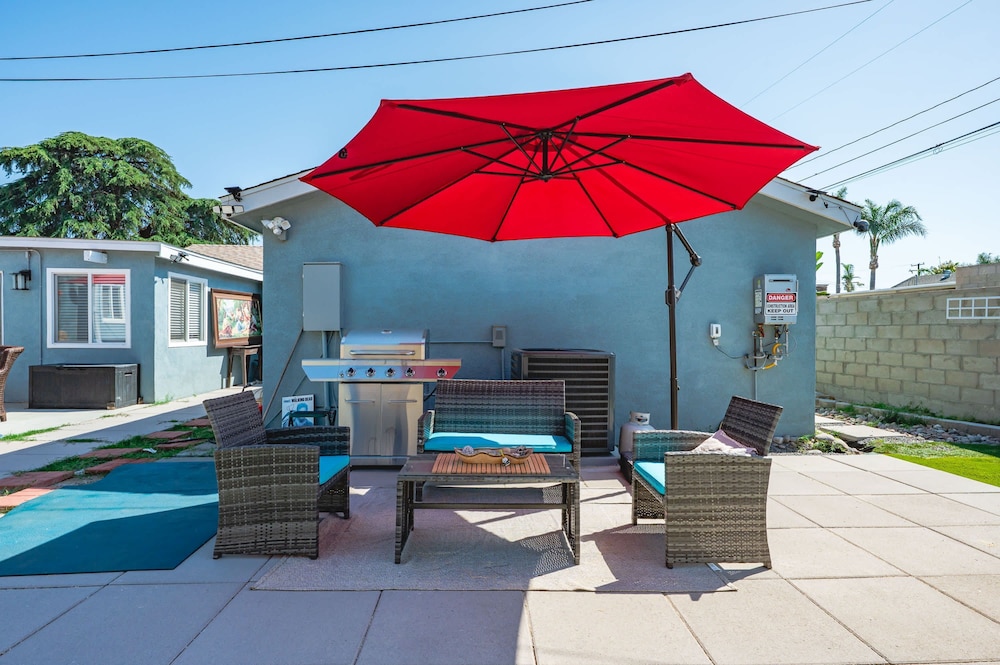 Whimsical Family Stay 10 Min Walk to PV Hospital