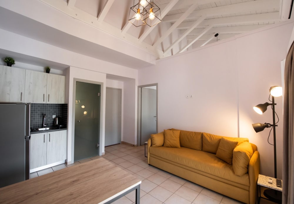 Drakatos Apartment 1B X