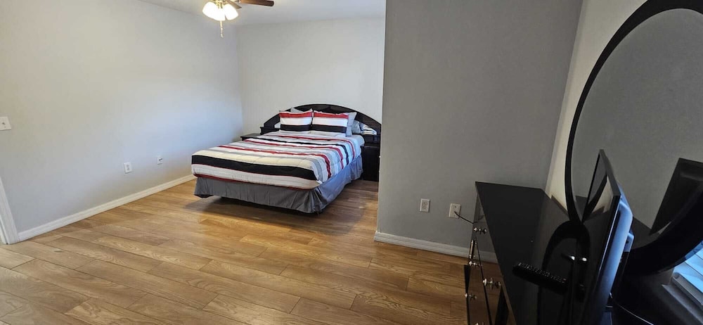 Shv1165ha - 3 Bedroom Townhome In Paradise Cay, Sleeps Up To 6, Just 4 Miles To Disney - Image 2