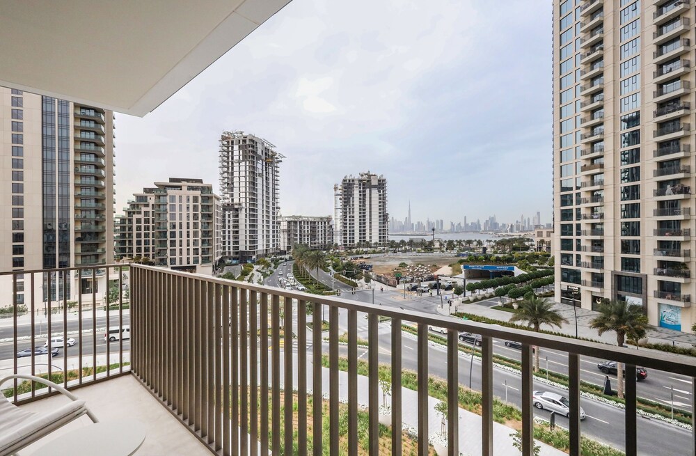Elite LUX Holiday Homes - Dubai Creek Oasis 2BR Luxe w Burj View