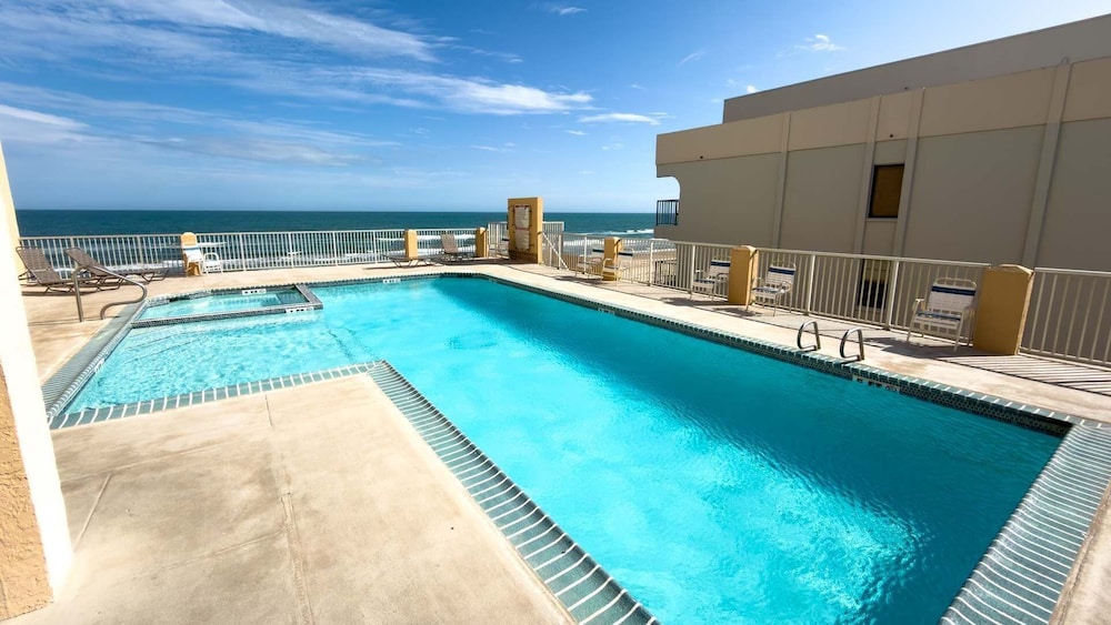Penthouse Beachfront Views Renovated 4 Bedroom Condo