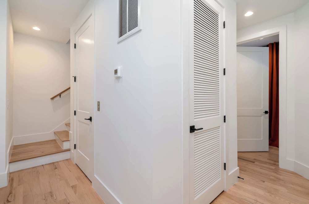 Elevator With Rooftop Hot Tub Pet-friendly Yard